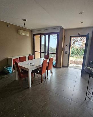 tavolo ikea allungabile con 6 sedie