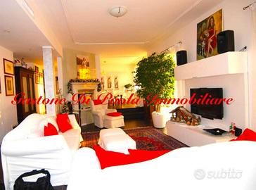 Casa indipendente di 400 m² con più di 5 locali e 