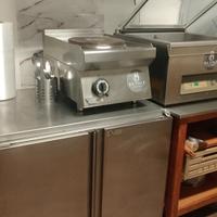  vetrine espositive lavatazze e piastra elett