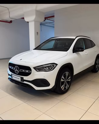 MERCEDES-BENZ GLA (H247) - GLA 180 Automa