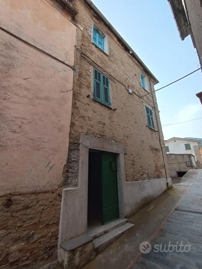 Casa in pietra su 3 piani in centro paese - Vista 3