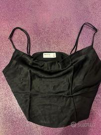 Top corto Bershka,nero a bretelle regolabili,nuovo