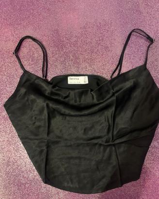 Top corto Bershka,nero a bretelle regolabili,nuovo