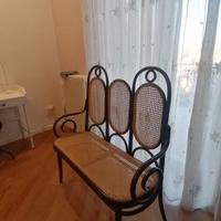 Divanetto tipo thonet