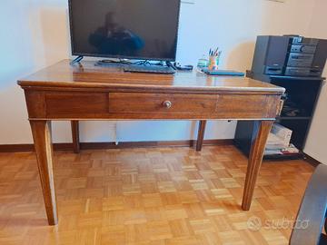 tavolo in ciliegio di 100 anni