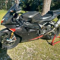Aprilia rsv 1000 full carbon