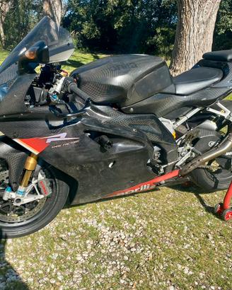 Aprilia rsv 1000 full carbon