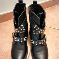 Stivaletti donna con borchie