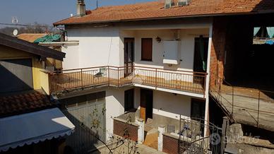 CASA SEMINDIPENDENTE A DIVIGNANO