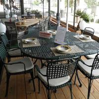 Arredo giardino  tavolo e sedie