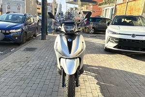 Piaggio Beverly 400 del 2024 USATO