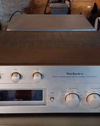 Amplificatore Technics SU 8044