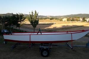 Barca da pesca tipica lacustre