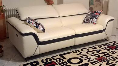 Divano in ecopelle bianco