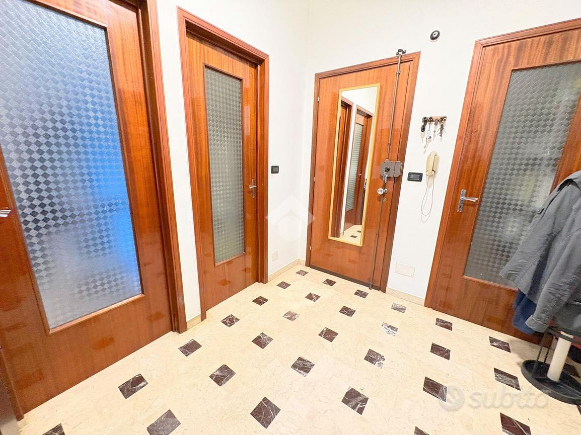 Apartment in San Francesco al Campo, Torino - Vista 2