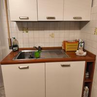 Cucina completa ARAN lineare CREMA/Legno in BUONE 
