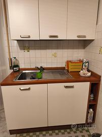 Cucina completa ARAN lineare CREMA/Legno in BUONE 