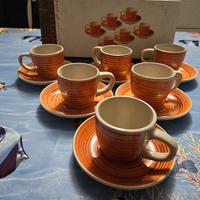 set di tazzine con piattino
