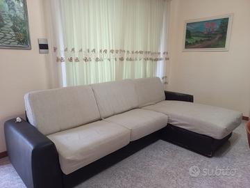 Divano angolare beige/marrone – comodo e spazioso