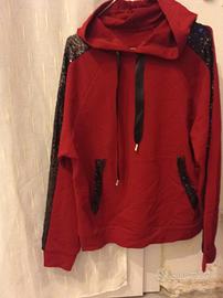 Tuta bordeaux con paiette nere