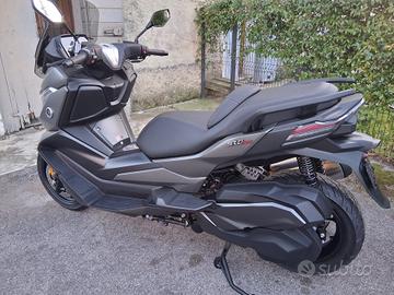 MAXI SCOOTER VOGE SFIDA SR 400cc