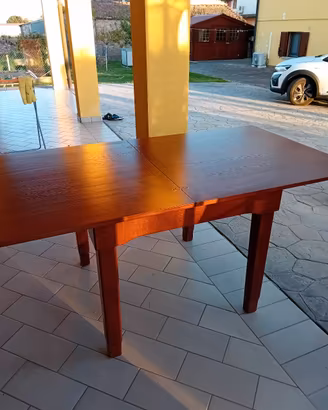 tavolo artigianale  in legno massiccio 