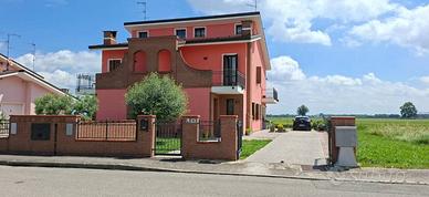 Villa di 148 m² con 5 locali e box auto a Canaro