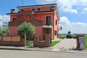 Villa di 148 m² con 5 locali e box auto a Canaro