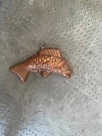 stampi vintage in rame a forma di pesce