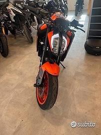 KTM 890 Duke R 2022