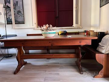 Tavolo con panche contenitori con angolare