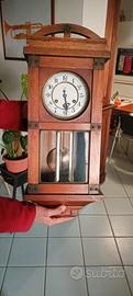 Vecchio orologio a pendolo Junghans 