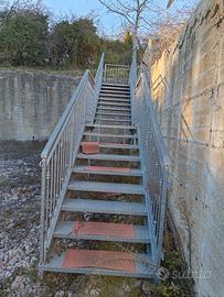 scala in ferro zincato