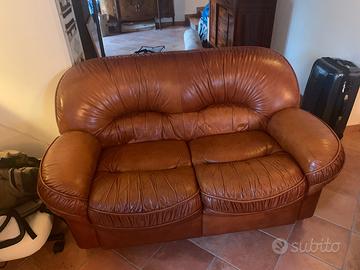 Divani due posti in pelle bulgara vintage anni '70