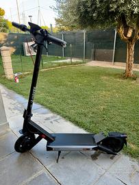 Monopattino NAVEE S40