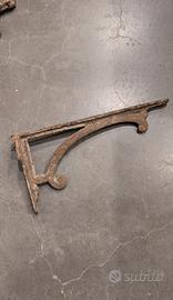 mensola antica  in ghisa 