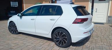 Golf 8 1.5 TSI 130 CV