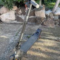 Monopattino Elettrico Xiaomii lite 4