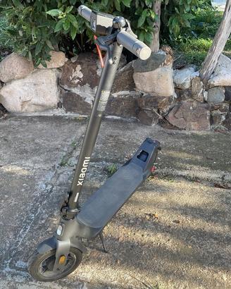 Monopattino Elettrico Xiaomii lite 4