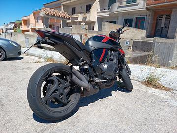 Honda cb1000 r