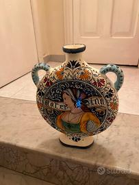 Anfora in ceramica  dipinta a mano