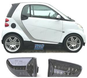 FRECCIE LATERALI PER SMART FORTWO 451 07- LED NERO