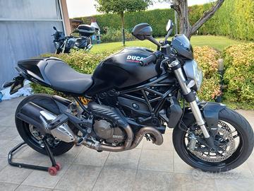 Monster 821 dark