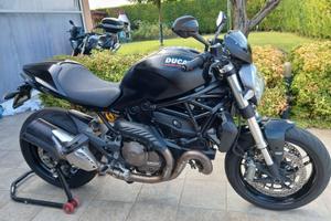 Monster 821 dark