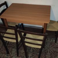 Tavolo+4 sedie in legno