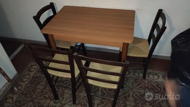 Tavolo+4 sedie in legno