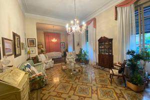 Villa di 400 m² con più di 5 locali e box auto dop