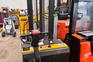 Transpallet elettrico Pinespo 2,9 metri