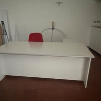 Scrivania ad angolo
