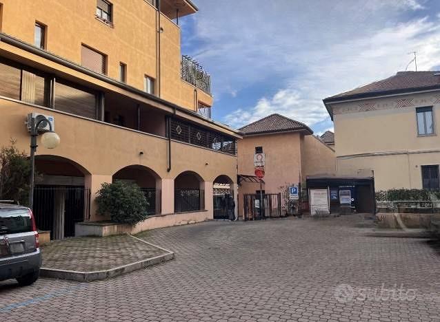 Immobile in asta di 85 m² con 1 locale a Saronno - Vista 4